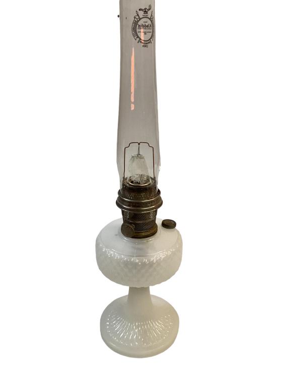 Aladdin White Moonstone Oil Lamp: 9.5 inches base to collar, new chimney
