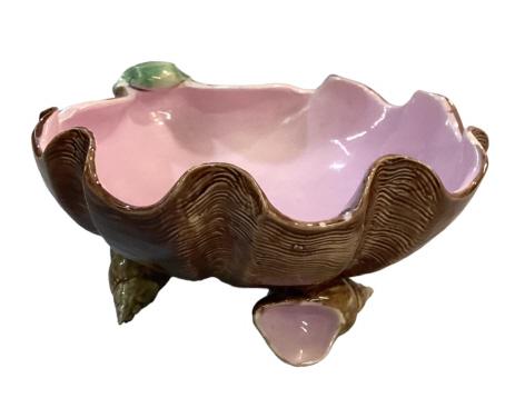 Majolica Shell  Form Bowl (1 of 3)