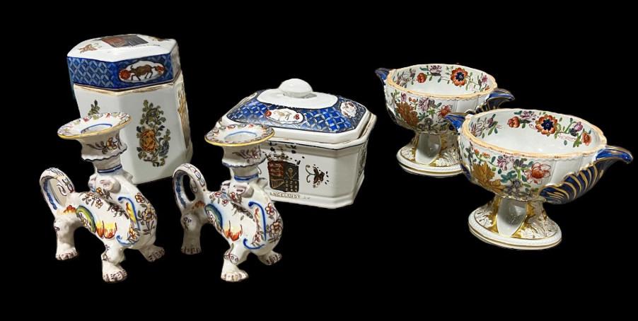 6 Pieces of Decorative Porcelain Table Objects (1 of 6)