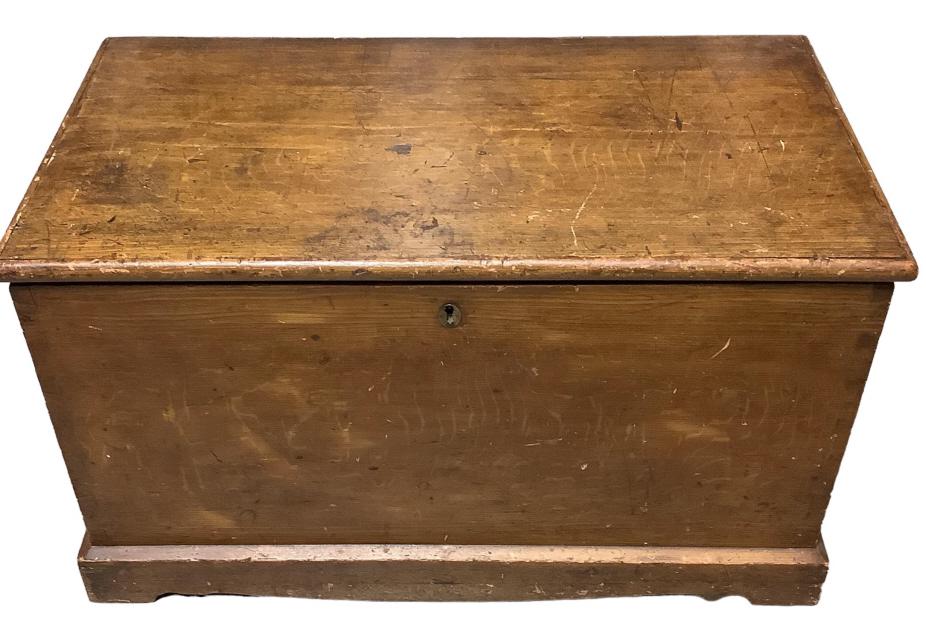 Grain Painted Blanket Box (1 of 4)