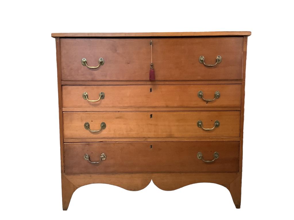 4 Drawer Chippendale Maple Chest (1 of 7)