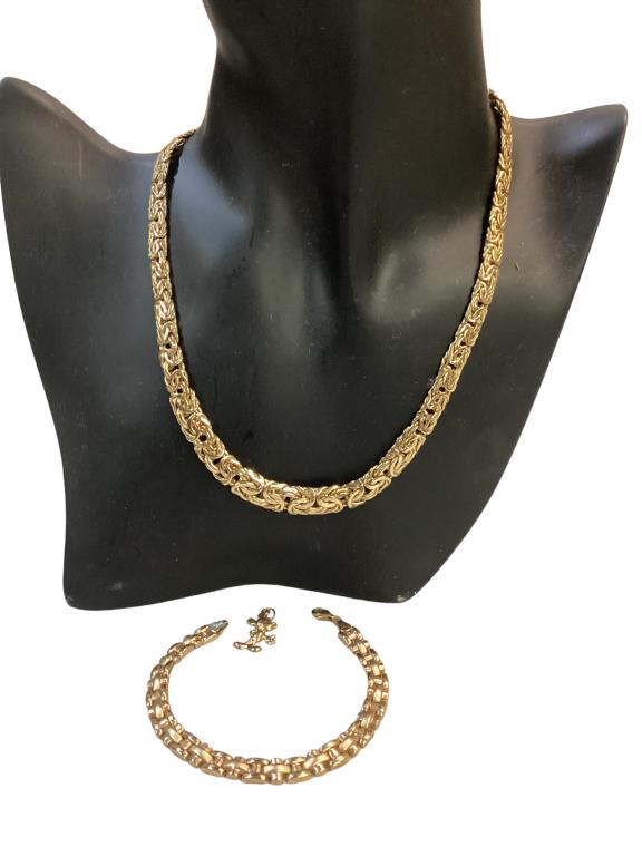 Gold Chain, Bracelet, Mickey Mouse Pendant (1 of 4)