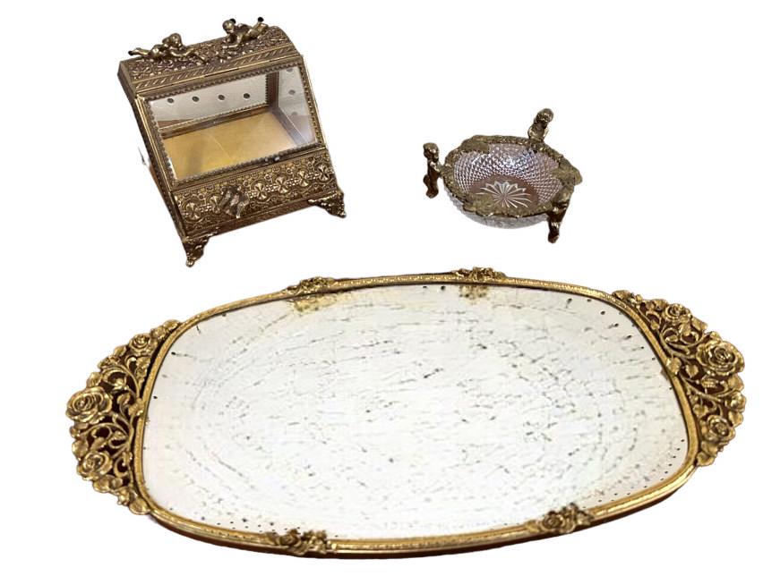 3 Dresser or Vanity Articles (1 of 8)