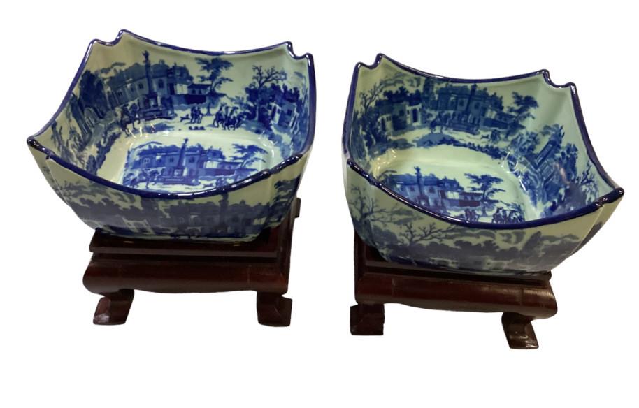Pair Transfer Ware Bowls on Stand (1 of 4)