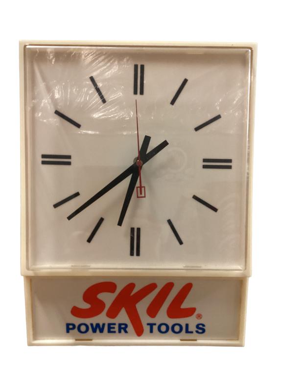 Skil Power Tools, Light Up Clock (1 of 3)