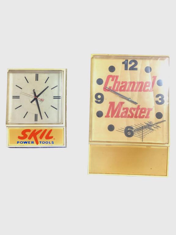2 Vintage Lighted Advertising Clocks (1 of 6)