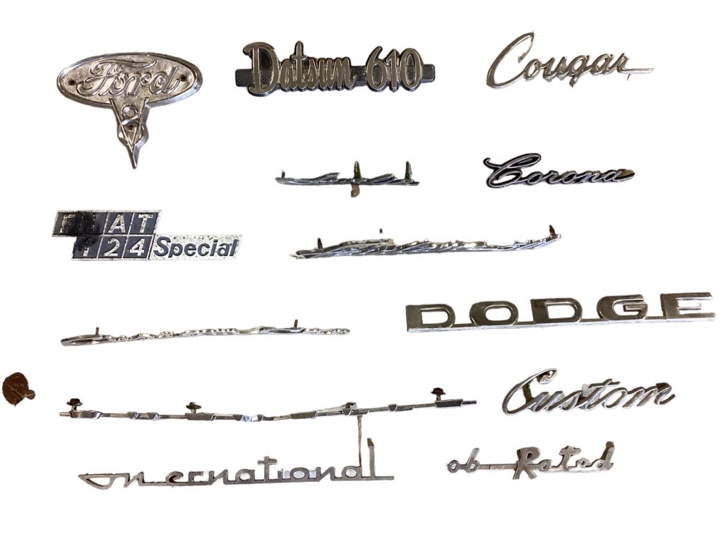 30 Assorted Vintage Car Badges (1 of 7)
