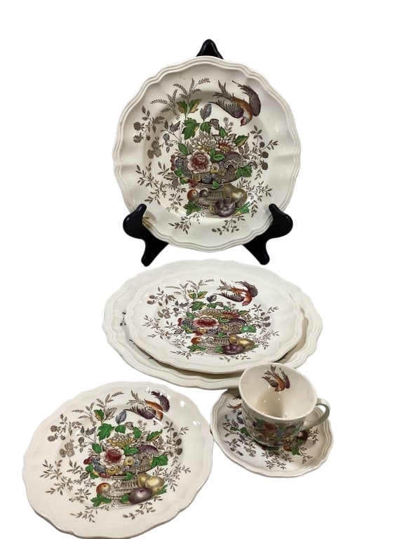Partial Set Royal Doulton Hampshirite  China (1 of 4)