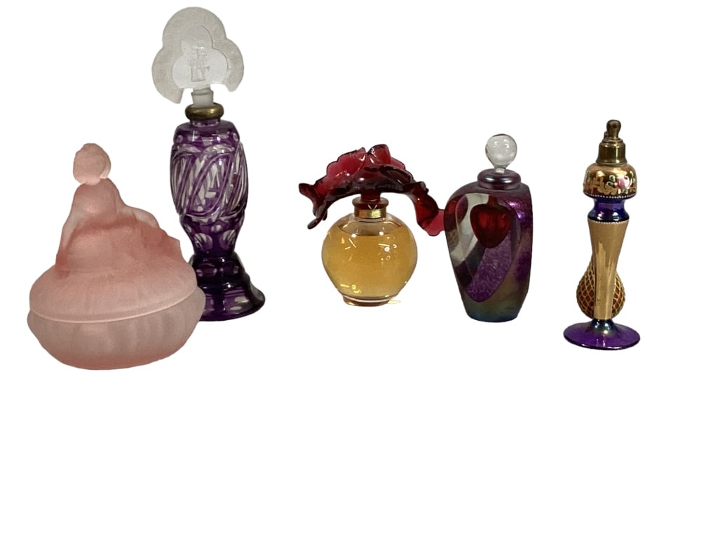 5 Perfume and Vanity Articles (1 of 6)