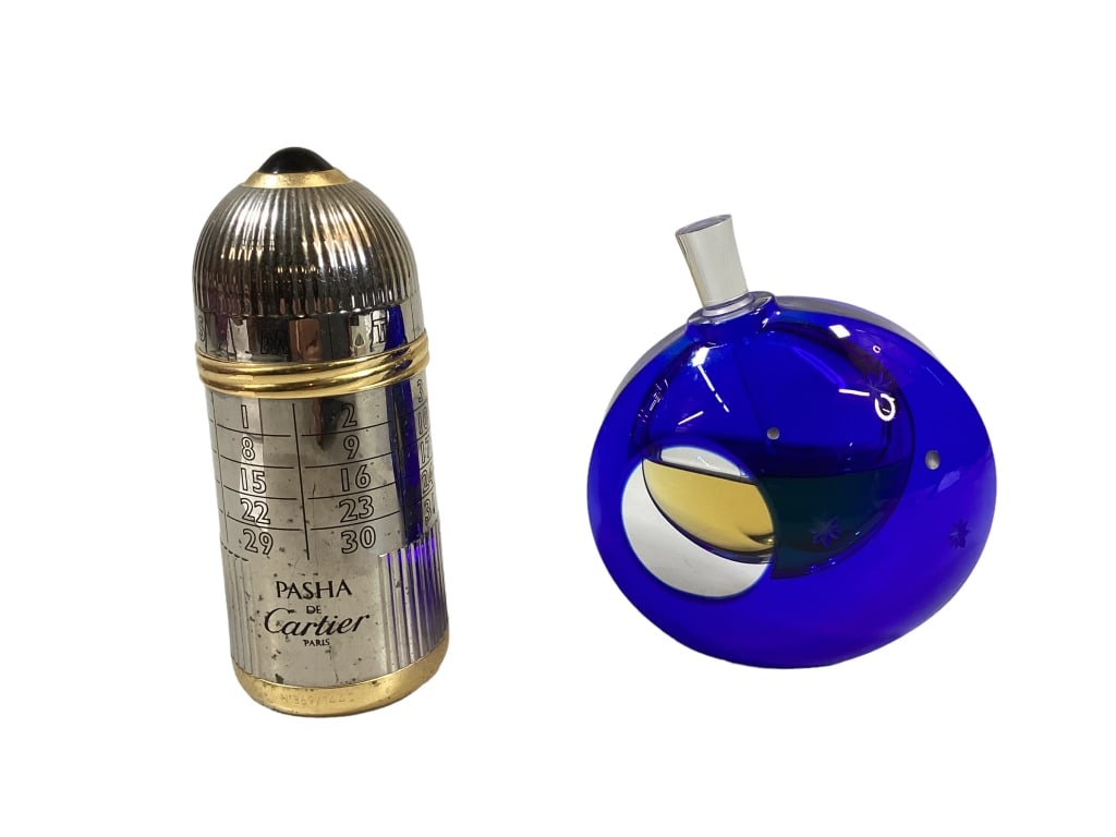 2 Vintage Parfume Bottles (1 of 7)