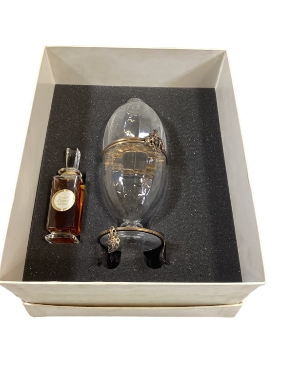 Caron French Cancan Crystal Egg, Parfum (1 of 5)