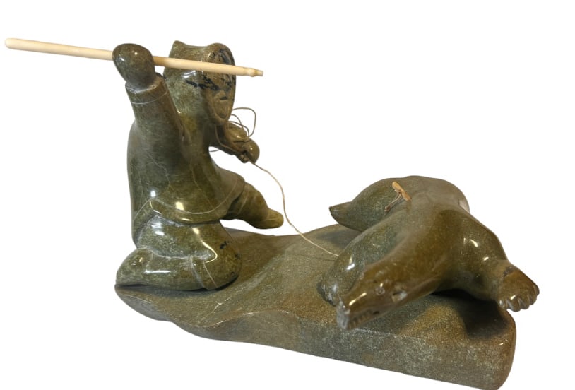 Vintage Inuit Carving Man Hunting Bear (1 of 5)