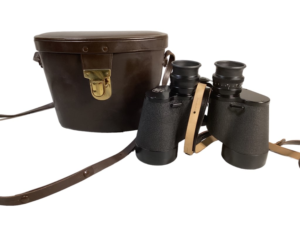 Carl Zeiss 8 x 50 Binoculars w/ Case (1 of 4)