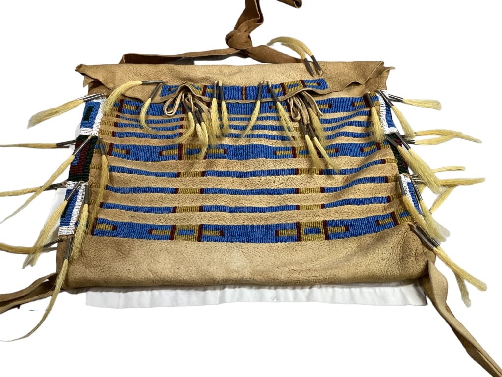 Beaded Native American  Medicine Bag (1 of 5)