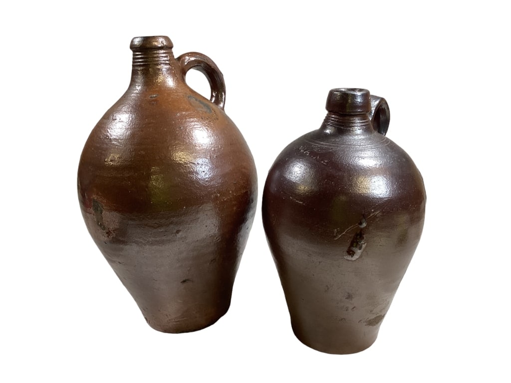 2 Pottery Fluid Jugs (1 of 6)