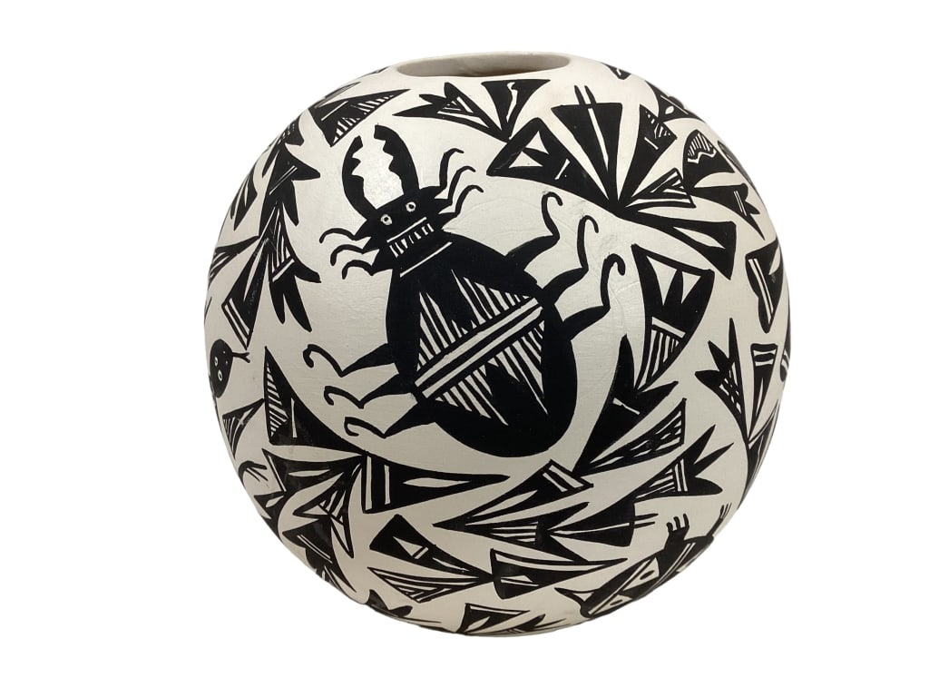 Acoma Pueblo American Indian Seed Pot (1 of 4)