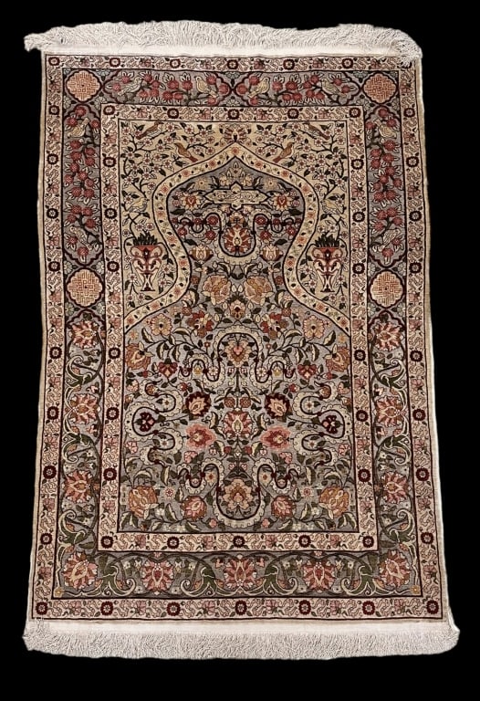 Silk Hereke Kum Kapi Rug (1 of 7)