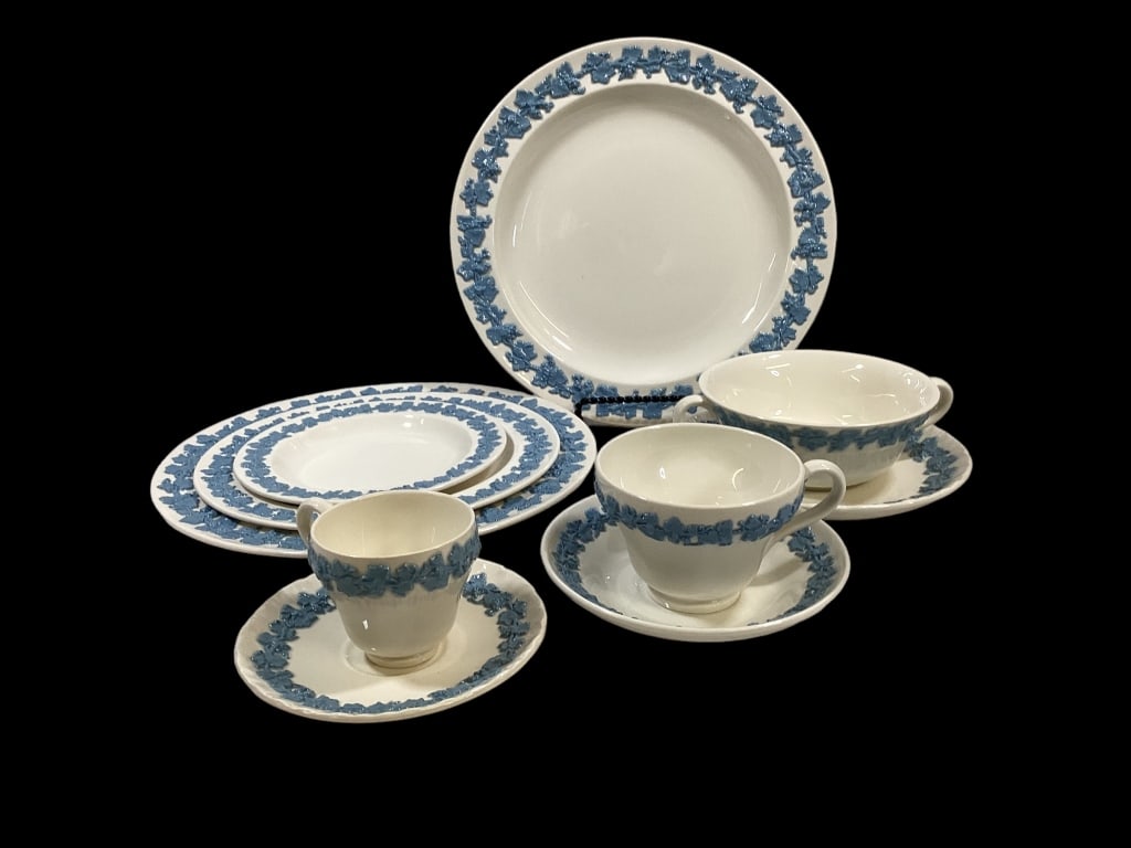 Wedgwood Queensware: 42 Pieces ..8 Each: 10 Inch Dinner, 8 Inch Salad, 6 Inch Bread And Butter, Cream Soups With Under Plates, Six Coffee Cup Sets, 4 Demitasse Sets