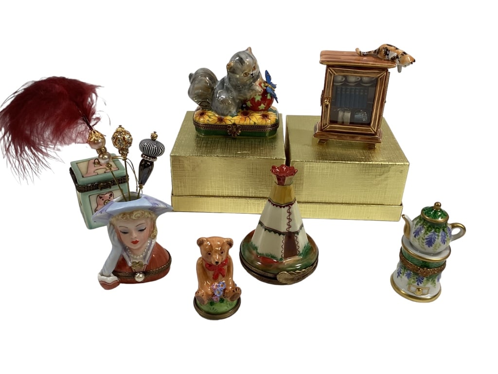 Porcelain Trinket Boxes (1 of 9)