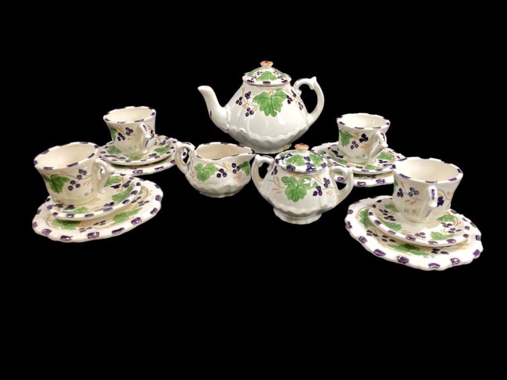 Erwin Pottery Childs Tea Set (1 of 6)