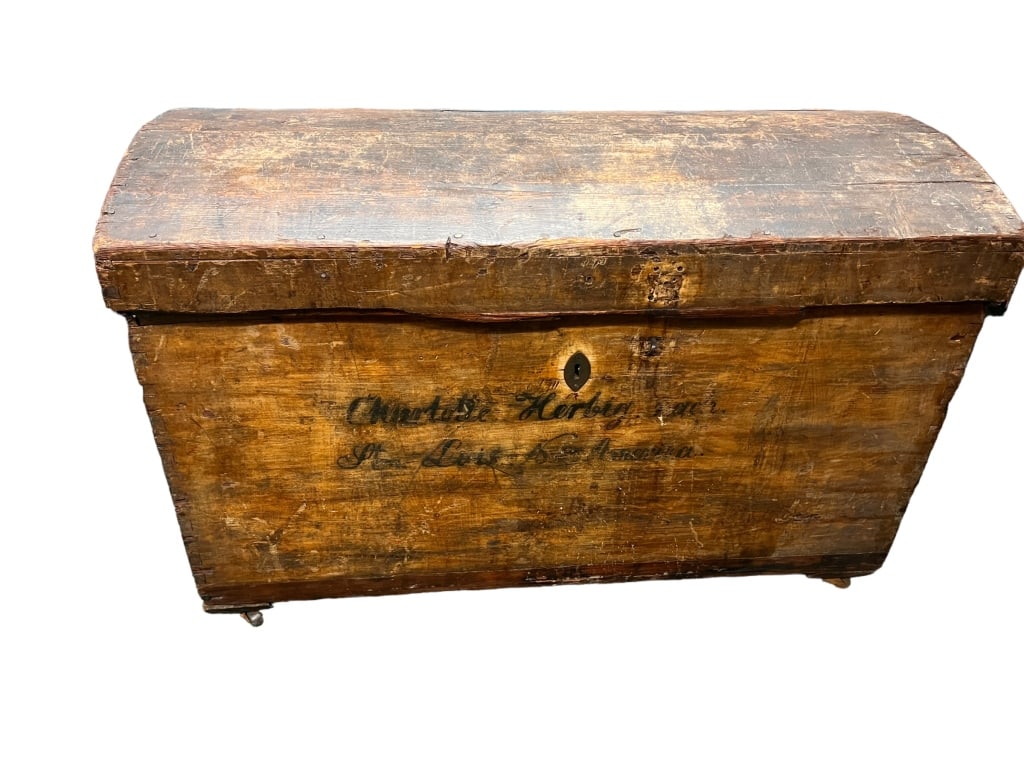 Early Dome Top Trunk (1 of 4)