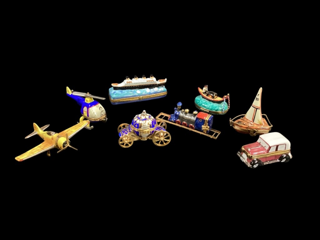 Eight Porcelain Trinket Boxes (1 of 7)