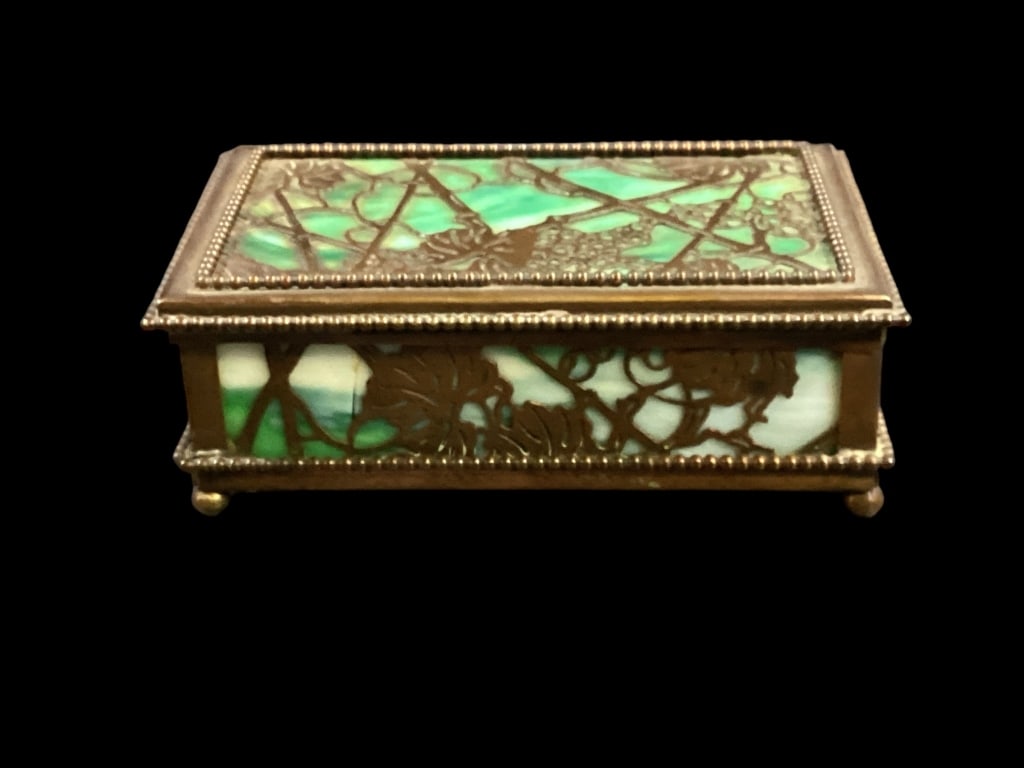 Tiffany Studios Grapevine Dresser Box (1 of 7)