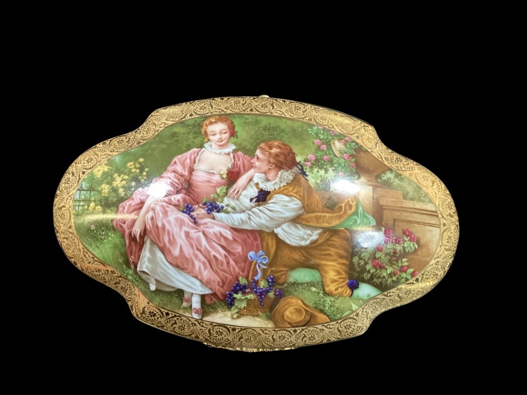 Limoge Porcelain Dresser Box (1 of 6)