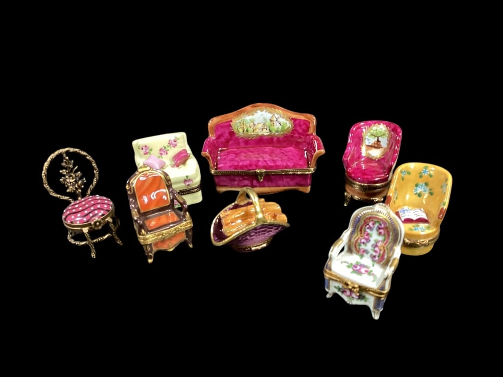 Eight Porcelain Trinket Boxes (1 of 6)