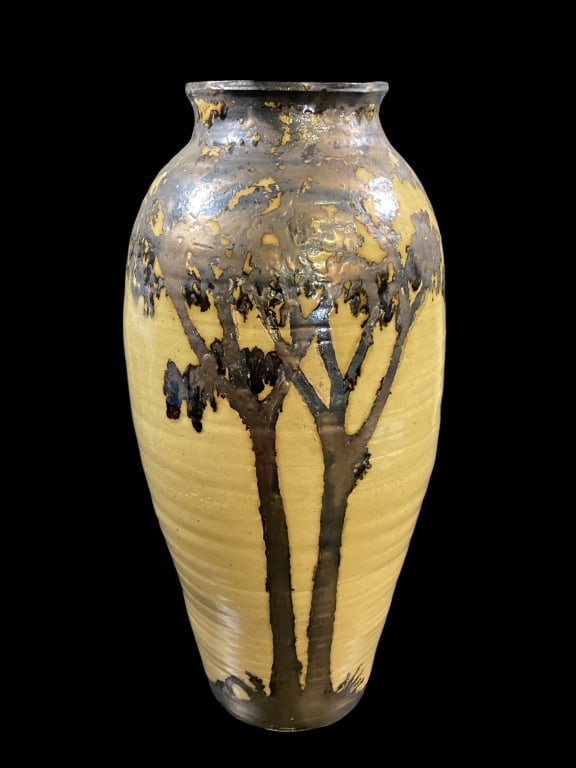 Hog Hill Pottery Vase (1 of 6)