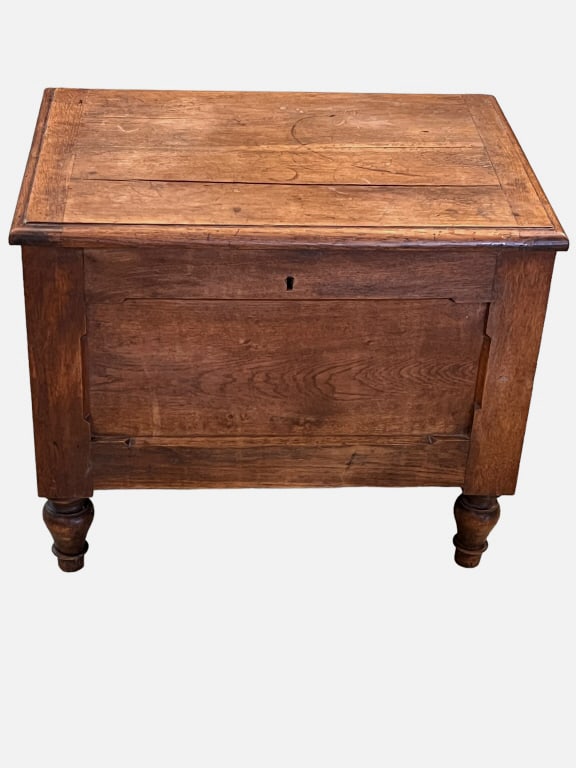 Diminutive East Tennessee Blanket Box (1 of 4)