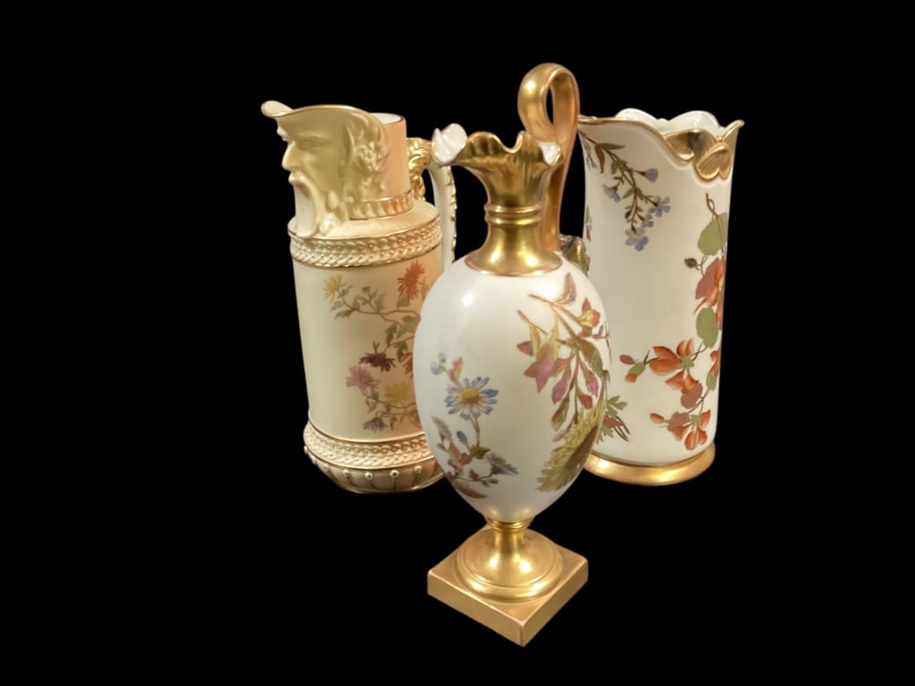 Three Pieces  Royal Worcester (1 of 8)