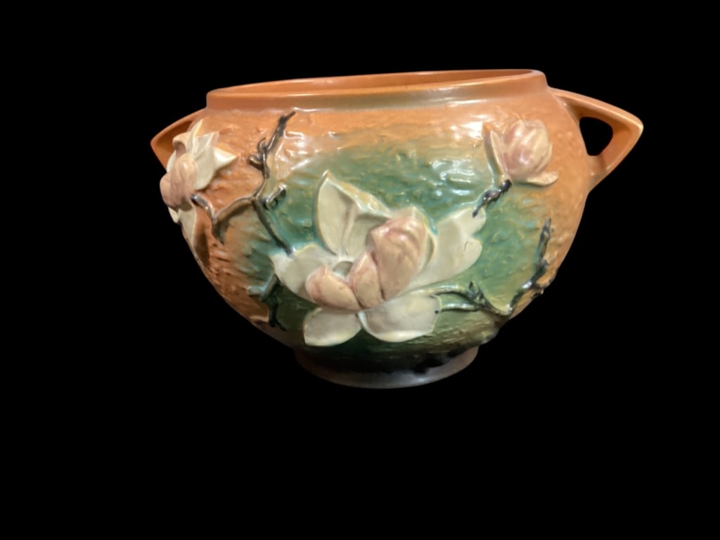 Roseville Magnolia Jardinere: #665-8 inches, Brown