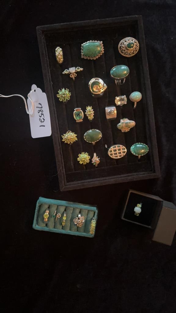 Large lot of green semi-precious stone rings (1 of 7)