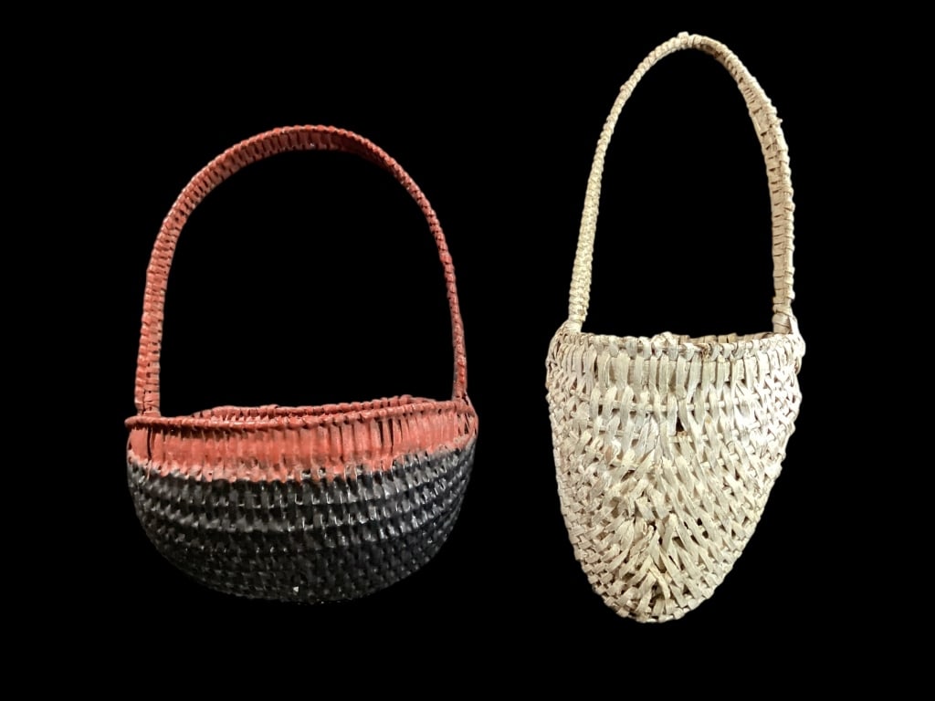 Two Split Woven Wall Pocket Baskets (1 of 7)