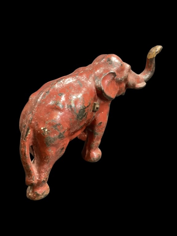 Vintage Hubley ? Cast Iron Elephant (1 of 6)