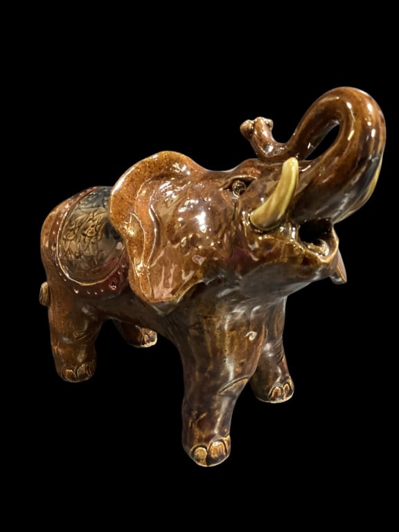 Crystal King Pottery Elephant (1 of 4)