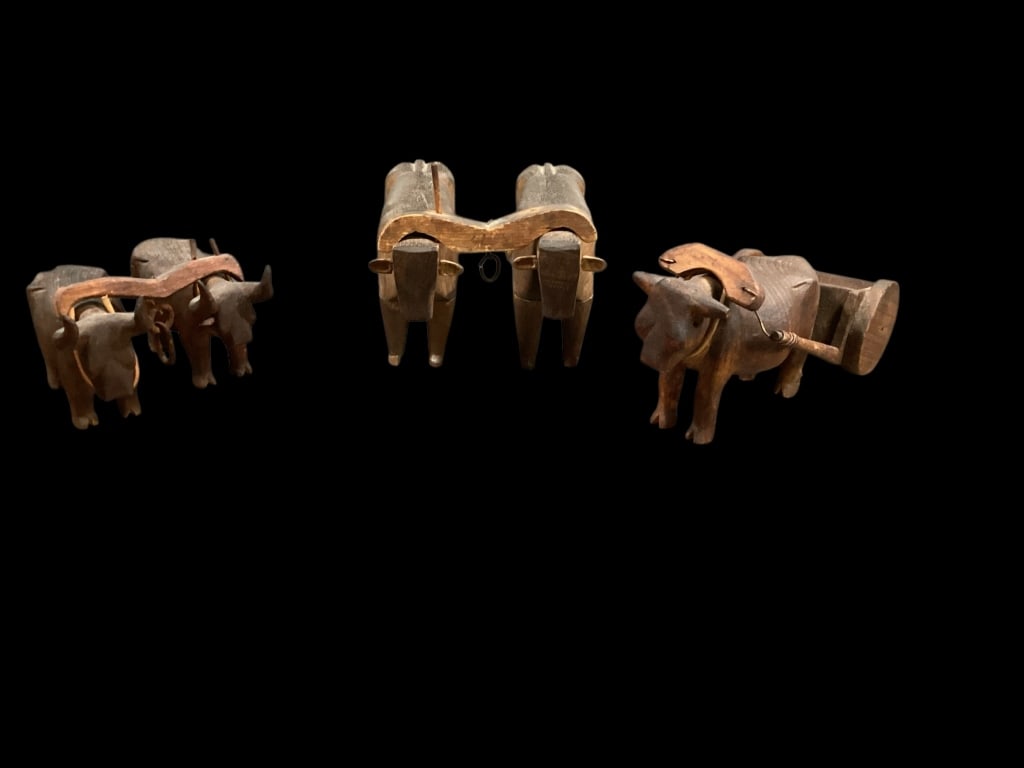Three Folk Art Carved Oxen (1 of 6)