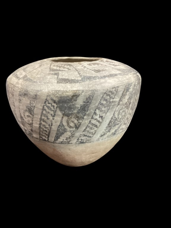 Anasazi Pottery Vessel (1 of 7)