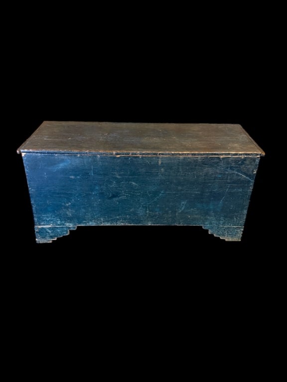 Heart  Pine Blanket Box in Original Paint. (1 of 5)