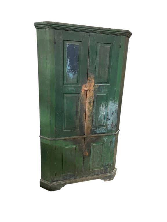 Chippendale Corner Cupboard (1 of 4)