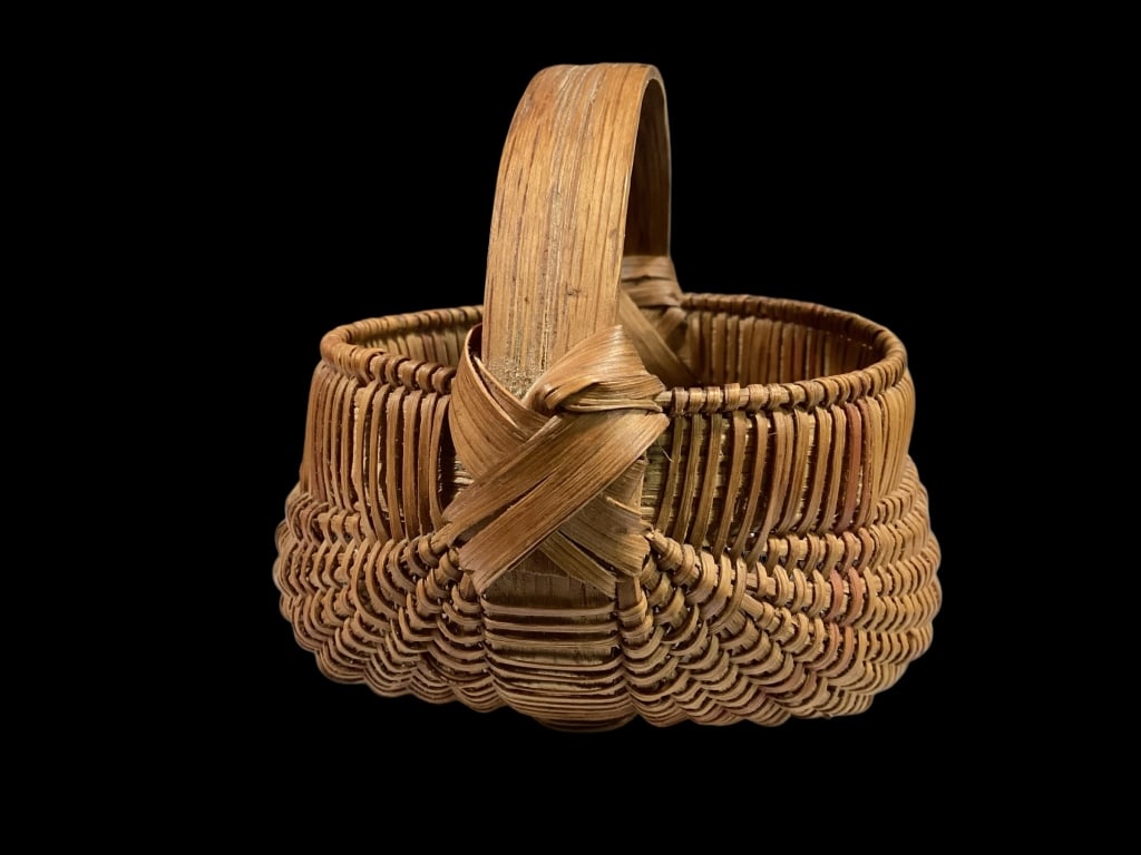 Fine Miniature Basket (1 of 5)