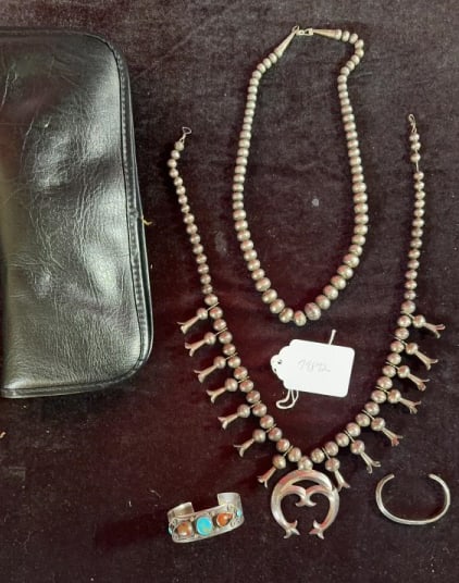 NAVAJO silver squash necklace & accessories (1 of 5)