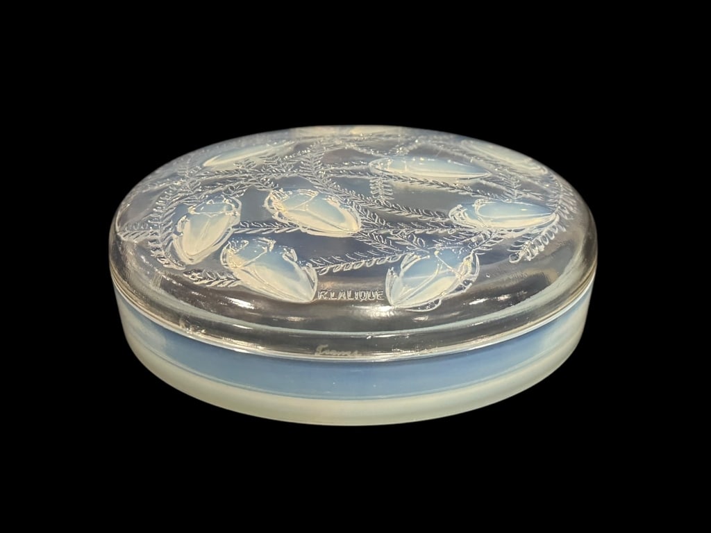 R. Lalique Cleones Powder Box (1 of 8)