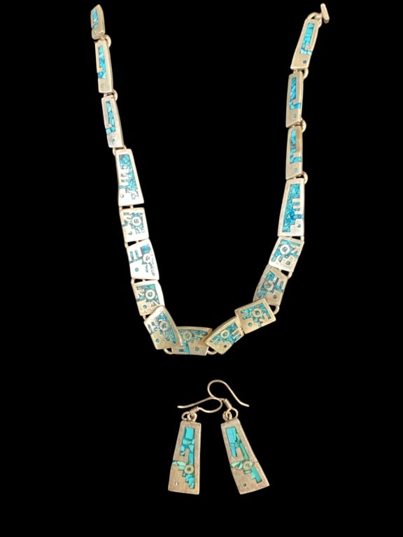 Vintage Taxco Mexican Sterling Set: 17 inch sterling necklace with crushed turquoise insets, with matching pair of pierced earrings marked