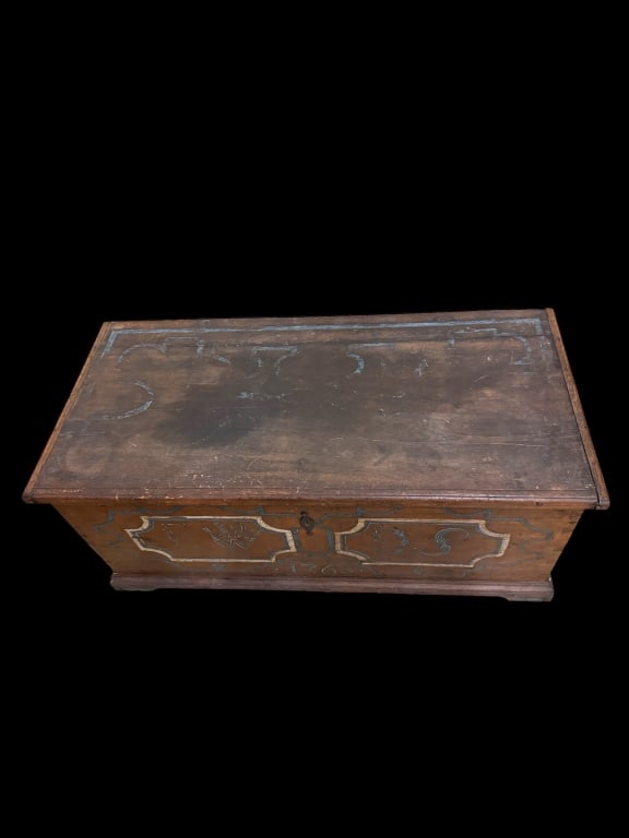Early Pennsylvania Dutch Blanket Chest (1 of 5)