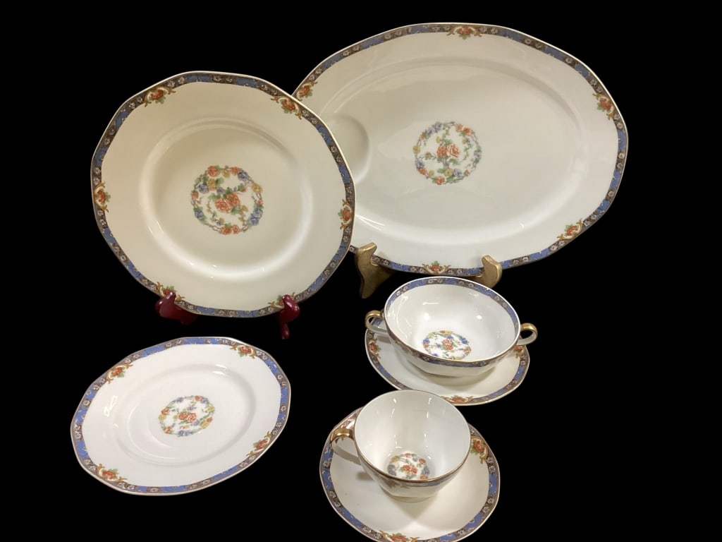 Partial Set Haviland Limoge China (1 of 6)
