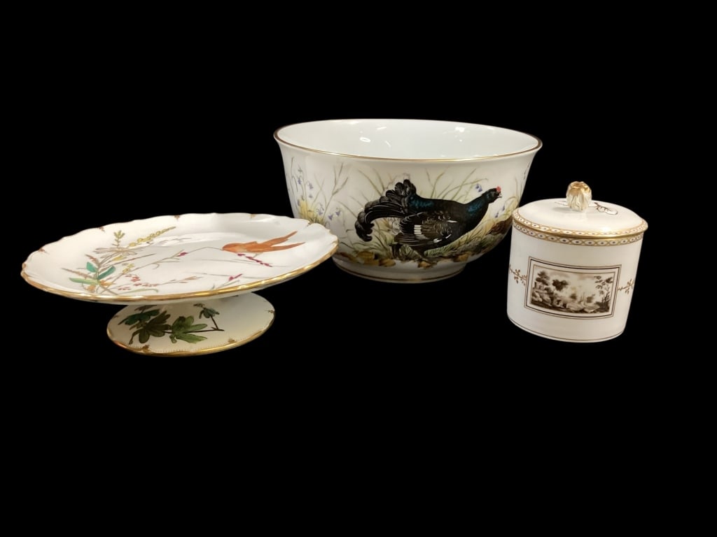 Porcelain Table Articles (1 of 7)