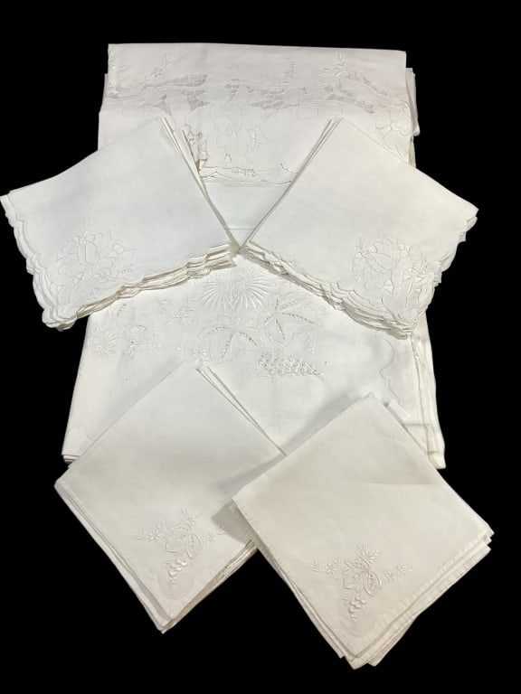 Two Vintage Linen Tablecloth Sets (1 of 6)