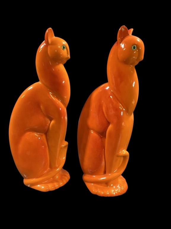 Pair Royal Haeger Pottery Winking Cats (1 of 4)